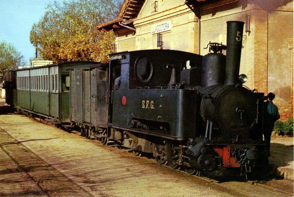 Tren en la estación de Llagostera